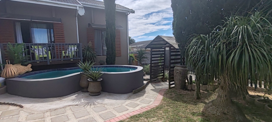 3 Bedroom Property for Sale in Heiderand Western Cape